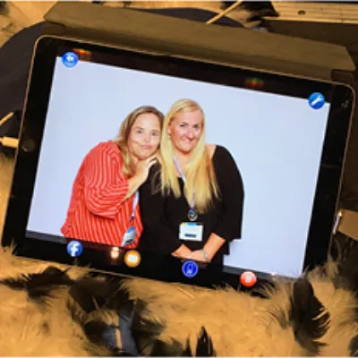 iPad sharing station for photo booth